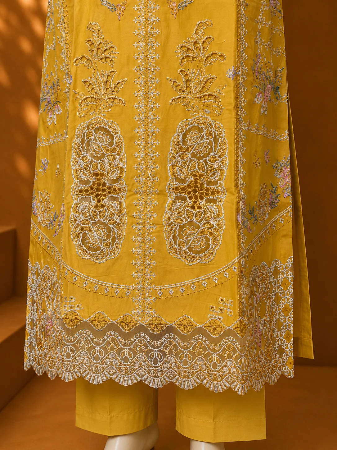 3 Piece - Embroidered cotton Suit - Image 3