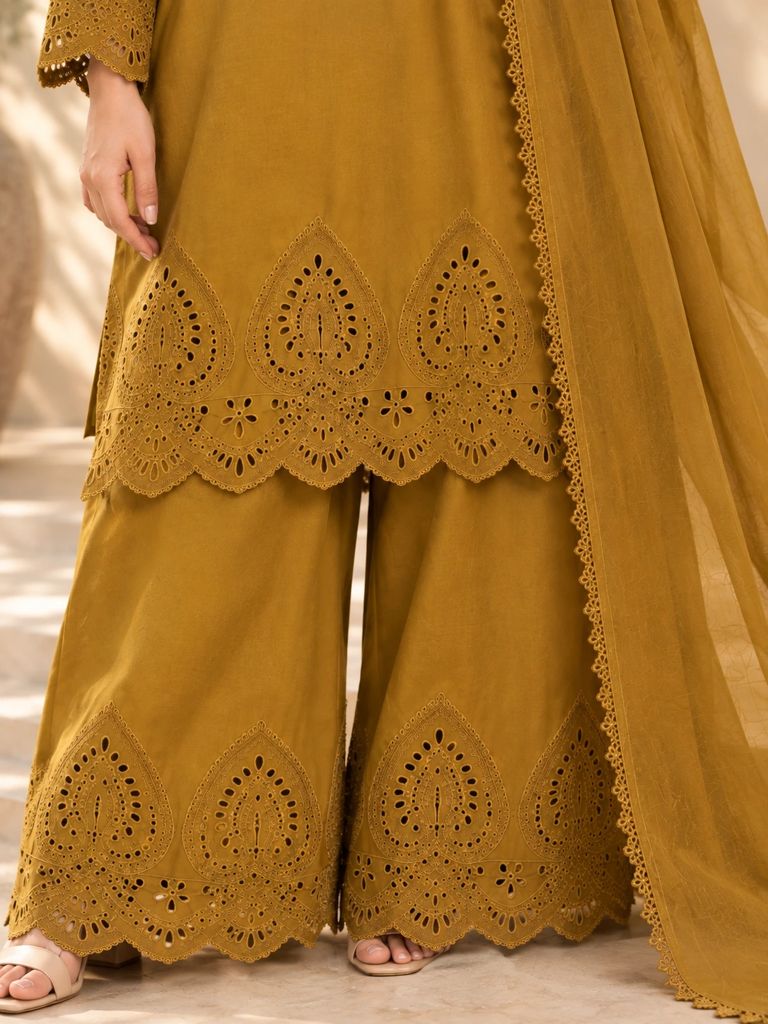 ML-(11) 3 Piece - Embroidered STONE  LENEN  SUIT - Image 3